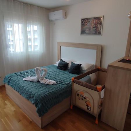 Apartmani Stari Aerodrom Podgorica Exteriör bild
