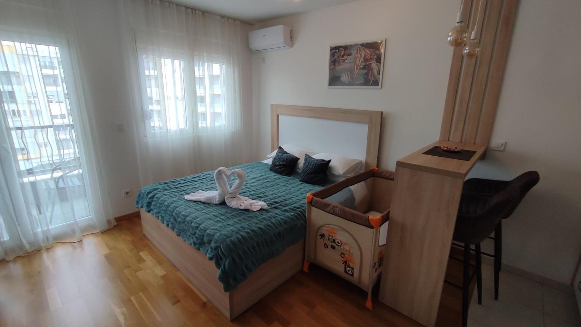 Apartmani Stari Aerodrom Podgorica Exteriör bild